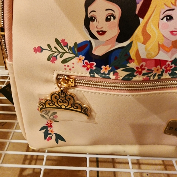 Disney Princess Backpack - Small ** NWT ** - Picture 5 of 5